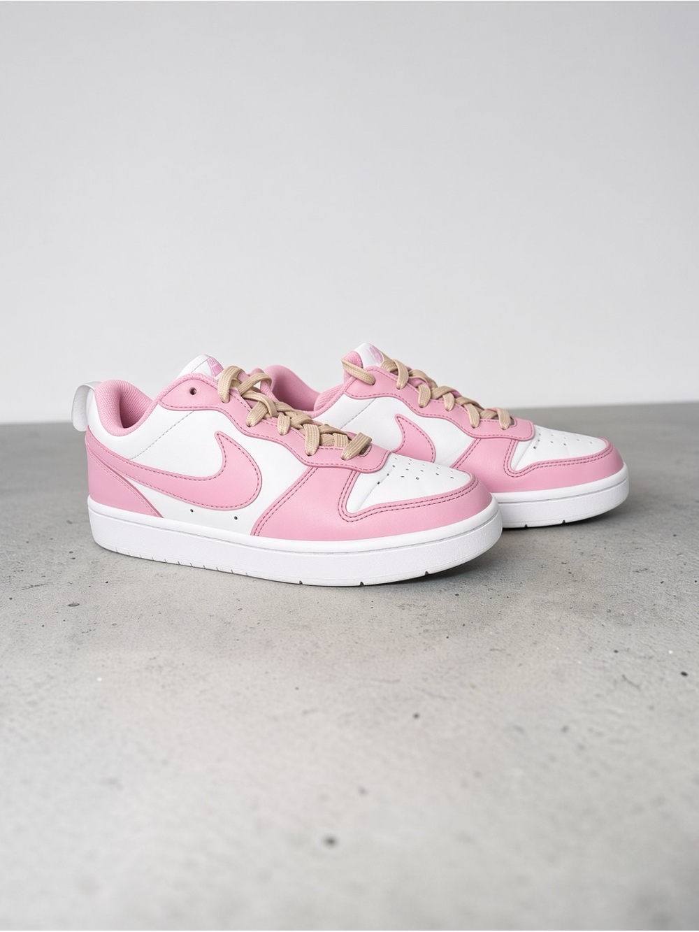 Nike Low-Top Sneakers in Pink, White and Beige